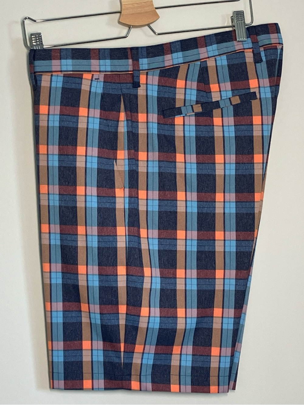 Tommy Bahama Plaid Shorts Men's 38" No Slip Waist Multi-color 9.5" Inseam EUC